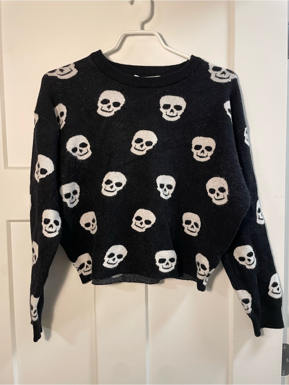 Vigoss Black Crewneck Sweater with White Skull Print